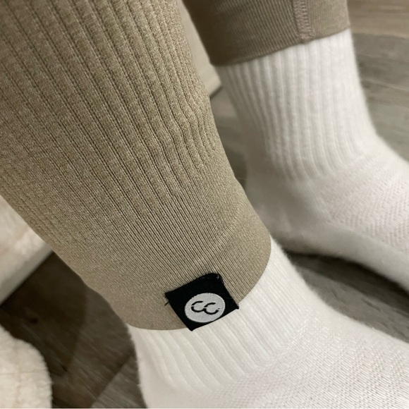 Stacci athletics scrunch leggings ❤️‍🔥 - Picture 5 of 5